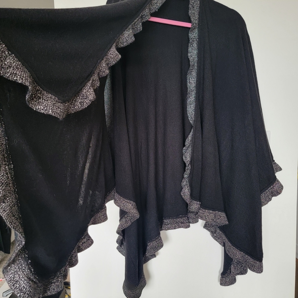 Chic Black and Gray Women's Poncho - Picture 3 of 7